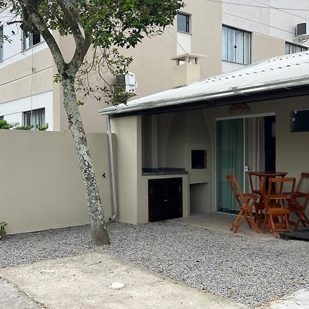 Villa Casa Entre Dois Mares - Casa Bege Bombinhas Esterno foto