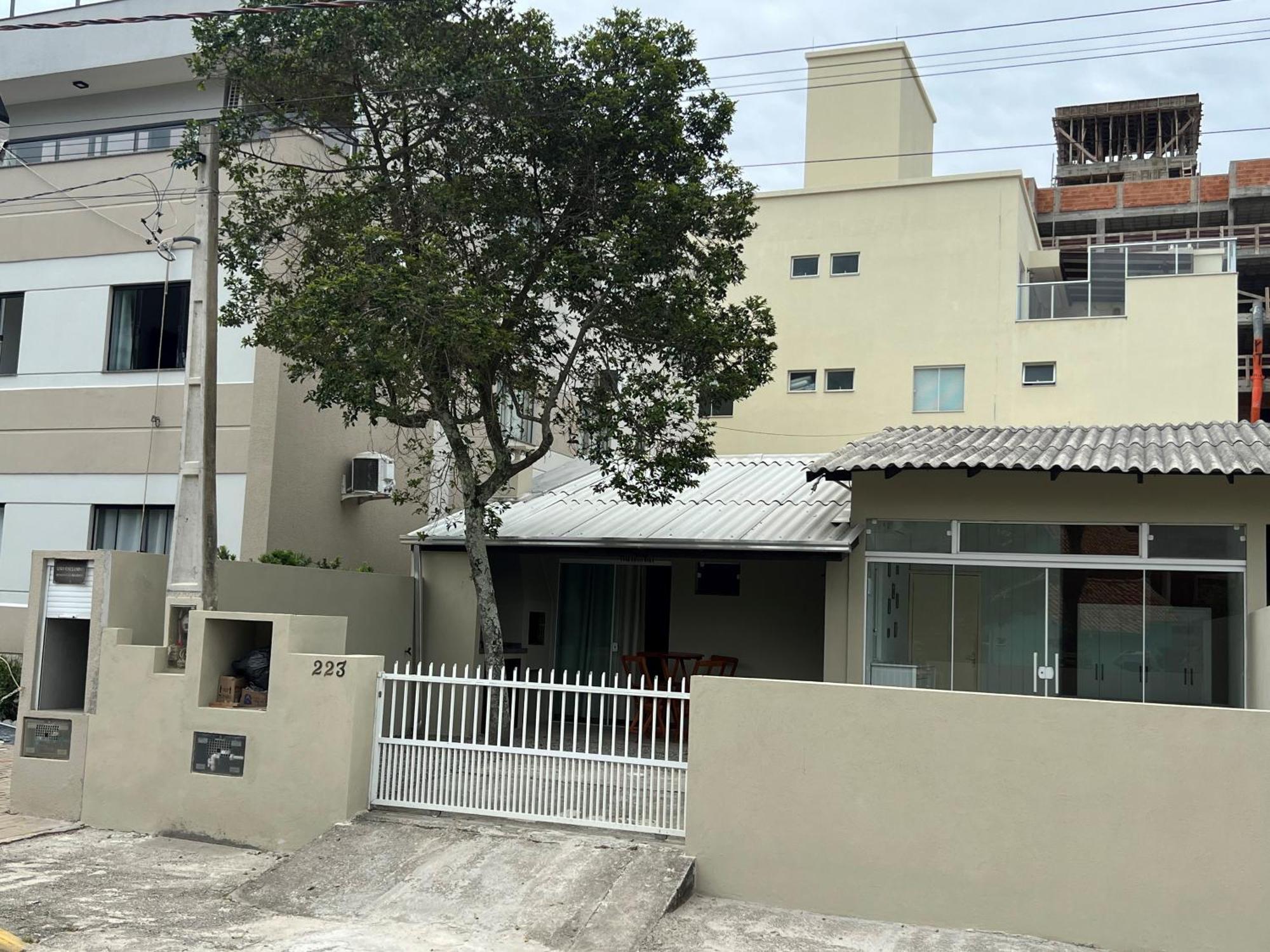 Villa Casa Entre Dois Mares - Casa Bege Bombinhas Esterno foto